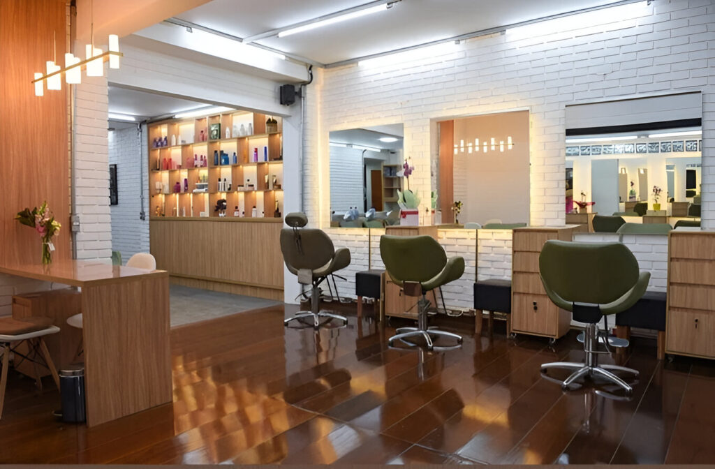 Imagem do salão Ka Bareicha em São Paulo, ambiente moderno e acolhedor especializado em beleza feminina